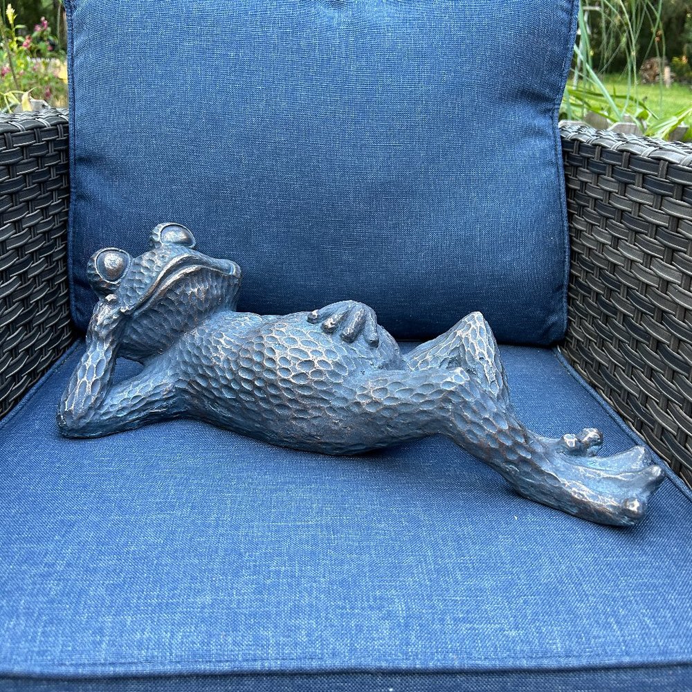 Blue Frog Garden Statue